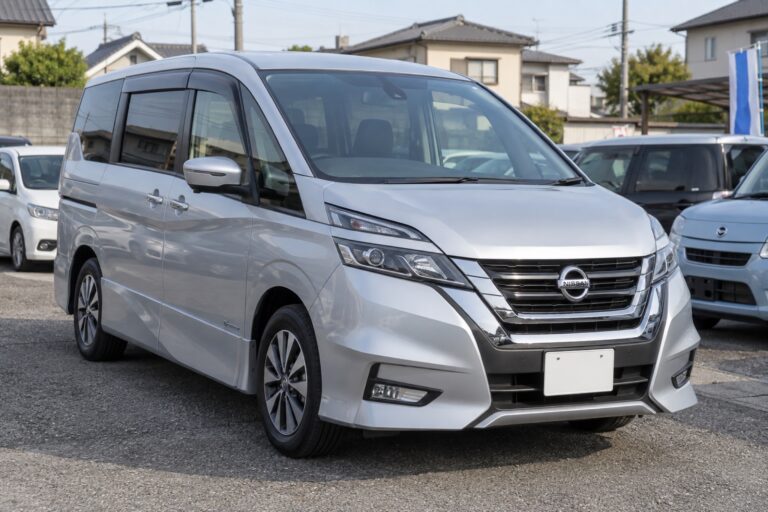セレナの中古車選びで迷うを確認する車選びのイメージ